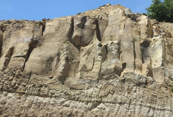 Medio Geológico y su Relación con la Ingeniería