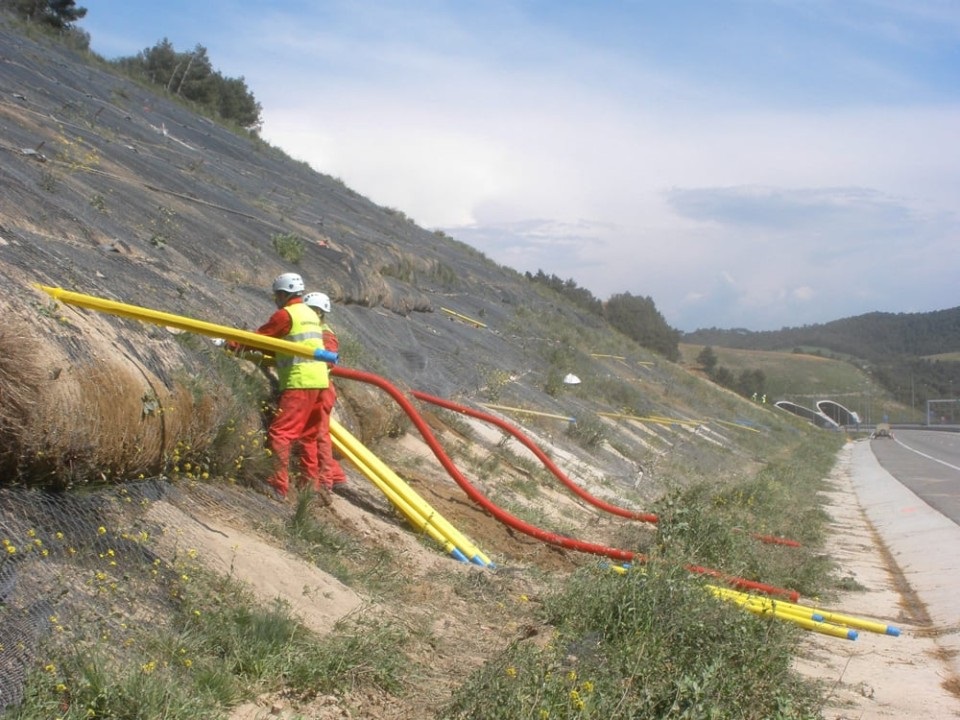 Métodos Geotécnicos para la Estabilidad de Taludes Rocosos: Medidas de Drenaje
